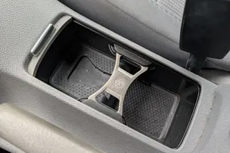 Volkswagen Jetta, 1.6, 75 kW, bensiin, automaat, esivedu