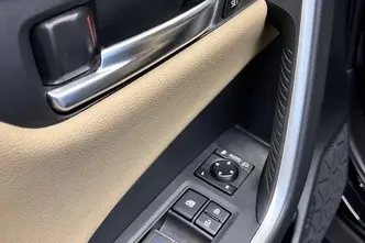 Toyota RAV4, 2.5, 131 kW, гибрид, автомат, полный привод