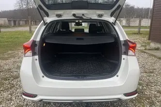 Toyota Auris, 1.6, 97 kW, bensiin, automaat, esivedu