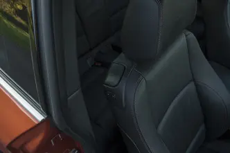 BMW 1er M Coupé, 3.0, 250 kW, bensiin, manuaal, tagavedu