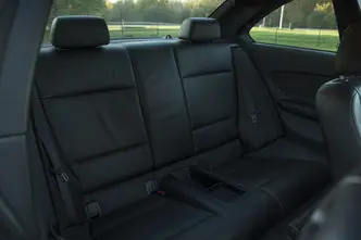 BMW 1er M Coupé, 3.0, 250 kW, bensiin, manuaal, tagavedu