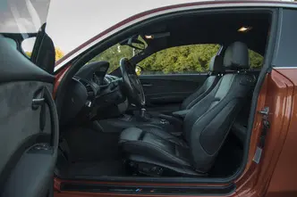 BMW 1er M Coupé, 3.0, 250 kW, bensiin, manuaal, tagavedu