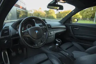 BMW 1er M Coupé, 3.0, 250 kW, bensiin, manuaal, tagavedu