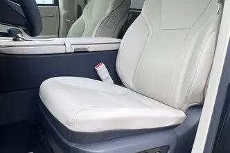 Lexus LM 350, 2.5, 140 kW, hübriid, automaat, nelikvedu