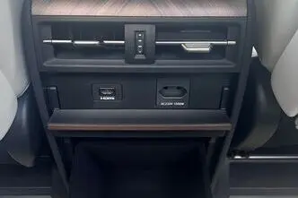 Lexus LM 350, 2.5, 140 kW, hübriid, automaat, nelikvedu