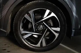 Toyota C-HR, 1.8, 72 kW, hübriid, automaat, esivedu