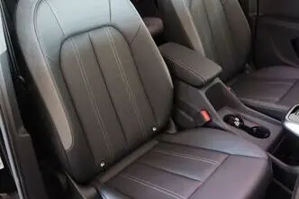 Audi Q4 e-tron, 77 kW, electric, automatic, four-wheel drive