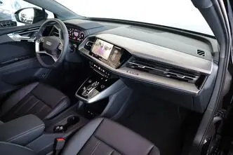 Audi Q4 e-tron, 77 kW, electric, automatic, four-wheel drive