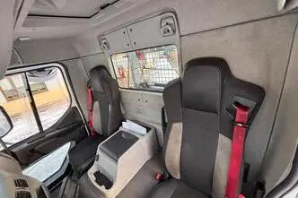 Renault D280 DTI 8, 210 kW, diisel, automaat