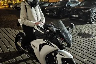 Honda CBR 1000RR, 1.0, 131 kW, benzīns, manuālā, aizmugurējā piedziņa
