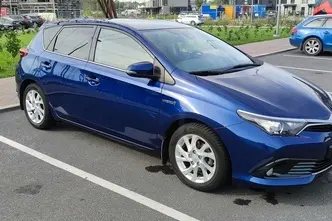 Toyota Auris, 1.8, 73 kW, hybrid, automatic, front-wheel drive