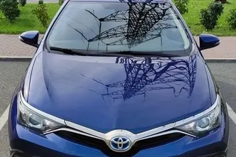 Toyota Auris, 1.8, 73 kW, hybrid, automatic, front-wheel drive