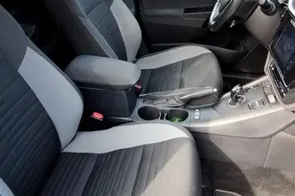 Toyota Auris, 1.8, 73 kW, hybrid, automatic, front-wheel drive