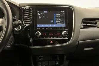 Mitsubishi Outlander, 2.4, 99 kW, pistikhübriid, automaat, nelikvedu