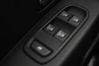 Dacia Duster, 1.6, 84 kW, bensiin, manuaal, esivedu