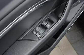 Audi e-tron, 300 kW, elekter, automaat, nelikvedu