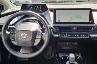 Toyota Prius, 2.0, 111 kW, įkraunamas hibridas, automatinė, priekiniai varomieji ratai