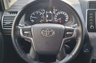 Toyota Land Cruiser, 2.8, 150 kW, dyzelinas, automatinė, visų varomųjų ratų pavara