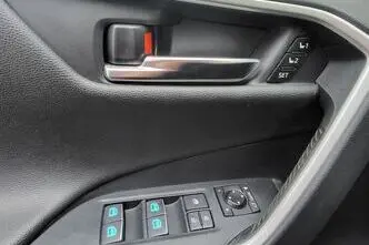 Toyota RAV4, 2.5, 131 kW, hibrīds, automātiskā, priekšējā piedziņa