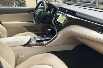 Toyota Camry, 2.5, 131 kW, hibrīds, automātiskā, priekšējā piedziņa