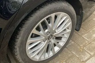 Toyota Camry, 2.5, 131 kW, hibrīds, automātiskā, priekšējā piedziņa