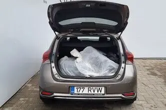 Toyota Auris, 1.8, 73 kW, hibrīds, automātiskā, priekšējā piedziņa