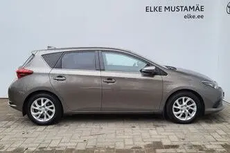 Toyota Auris, 1.8, 73 kW, hibrīds, automātiskā, priekšējā piedziņa