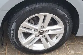 Toyota Corolla, 1.8, 72 kW, hibrīds, automātiskā, priekšējā piedziņa