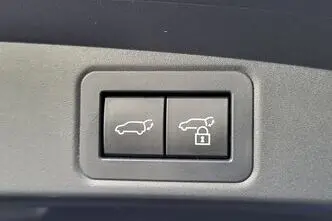 Toyota Corolla, 1.8, 72 kW, hibrīds, automātiskā, priekšējā piedziņa