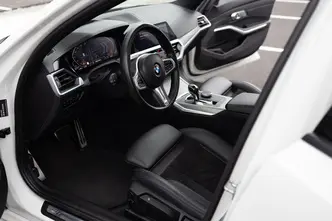 BMW 330, 3.0, 195 kW, дизель, автомат, полный привод