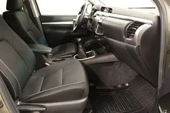 Toyota Hilux, 2.4, 110 kW, dīzelis, manuālā, pilnpiedziņa