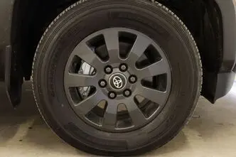 Toyota Land Cruiser, 2.8, 151 kW, dyzelinas, automatinė, visų varomųjų ratų pavara