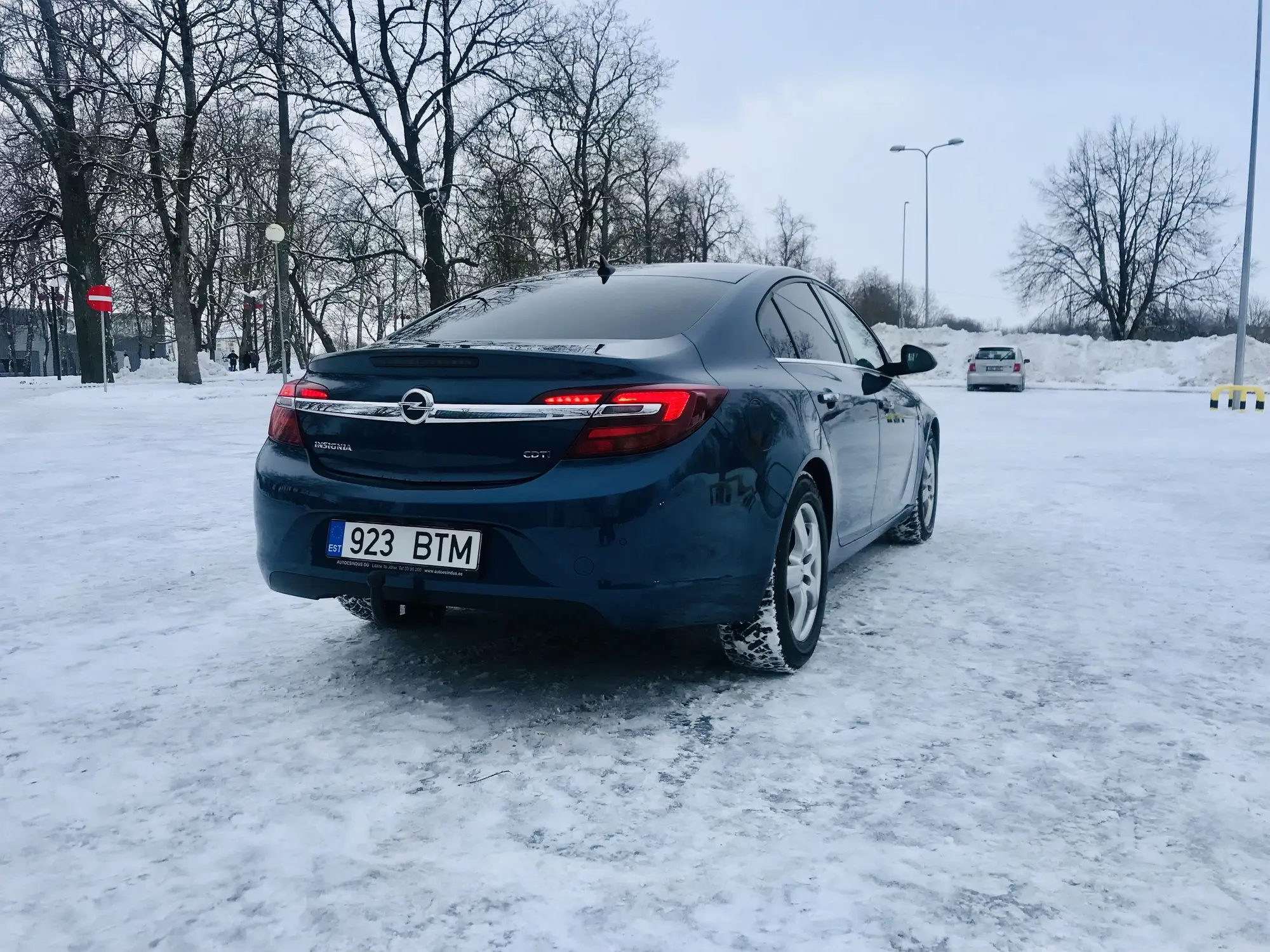 Opel Insignia, 1.6, 100 kW, дизель, механическая, передний привод