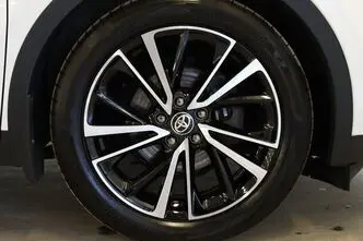 Toyota C-HR, 1.8, 72 kW, hibrīds, automātiskā, priekšējā piedziņa