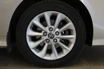 Toyota Corolla, 1.8, 72 kW, hibrīds, automātiskā, priekšējā piedziņa