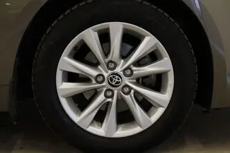 Toyota Corolla, 1.8, 72 kW, hibrīds, automātiskā, priekšējā piedziņa