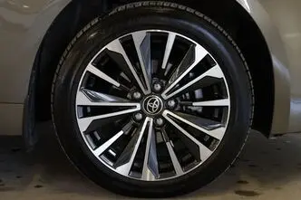 Toyota Corolla, 1.8, 72 kW, hibrīds, automātiskā, priekšējā piedziņa