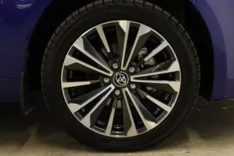 Toyota Corolla, 1.8, 72 kW, hibridas, automatinė, priekiniai varomieji ratai