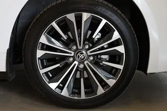 Toyota Corolla, 1.8, 72 kW, hibridas, automatinė, priekiniai varomieji ratai