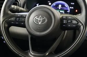Toyota Yaris, 1.5, 68 kW, hibrīds, automātiskā, priekšējā piedziņa