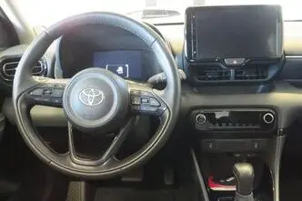 Toyota Yaris, 1.5, 68 kW, hibridas, automatinė, priekiniai varomieji ratai