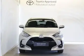 Toyota Yaris, 1.5, 68 kW, hibridas, automatinė, priekiniai varomieji ratai