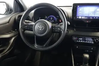 Toyota Yaris, 1.5, 68 kW, hibridas, automatinė, priekiniai varomieji ratai