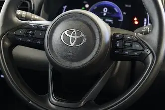 Toyota Yaris, 1.5, 68 kW, hibridas, automatinė, priekiniai varomieji ratai
