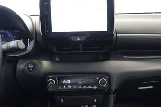 Toyota Yaris, 1.5, 68 kW, hibridas, automatinė, priekiniai varomieji ratai