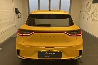 Lexus LBX, 1.5, 67 kW, hibrīds, automātiskā, priekšējā piedziņa