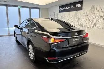 Lexus ES 300, 2.5, 131 kW, hibridas, automatinė, priekiniai varomieji ratai