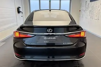 Lexus ES 300, 2.5, 131 kW, hibridas, automatinė, priekiniai varomieji ratai