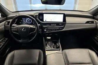 Lexus ES 300, 2.5, 131 kW, hibridas, automatinė, priekiniai varomieji ratai