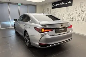 Lexus ES 300, 2.5, 131 kW, hibridas, automatinė, priekiniai varomieji ratai